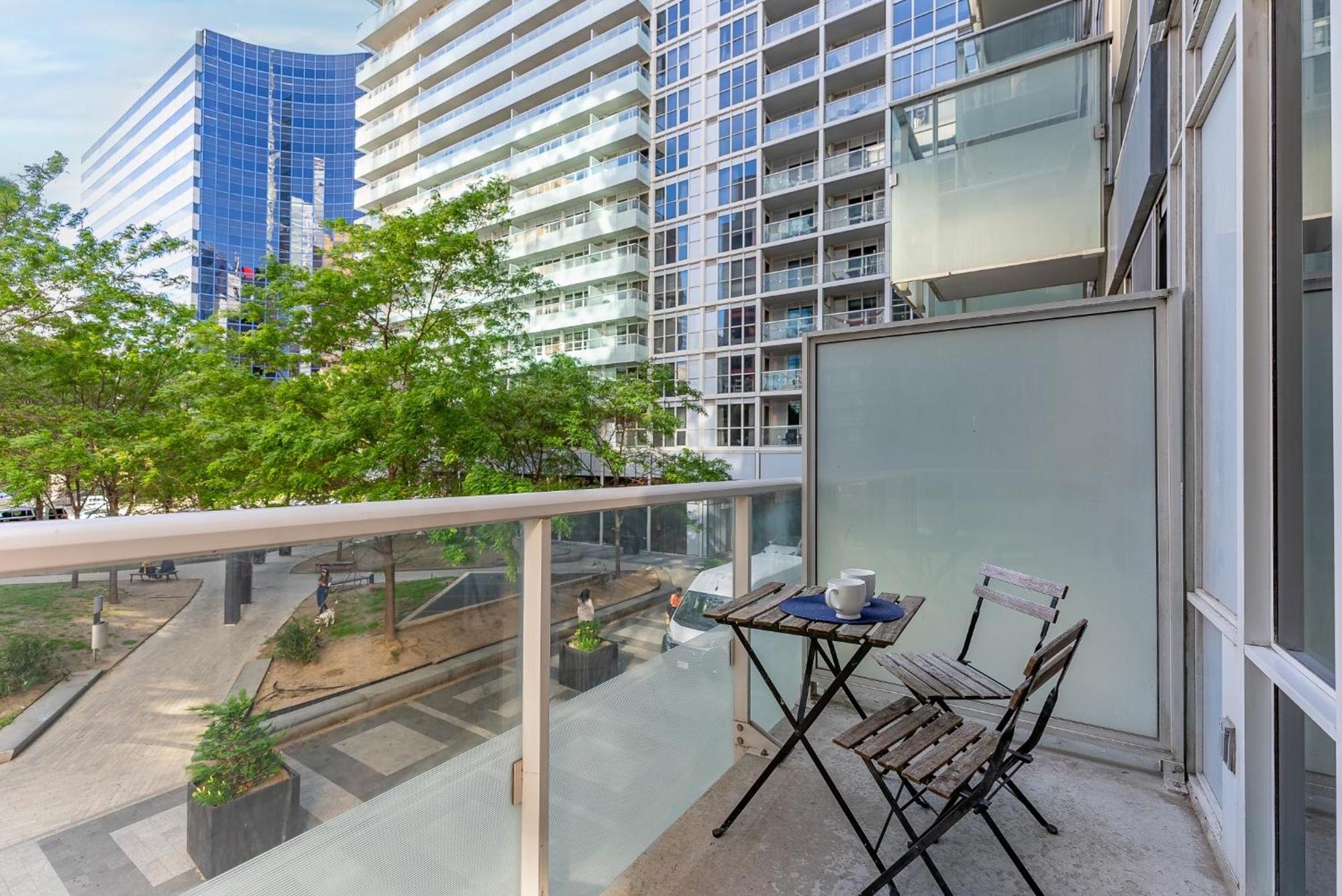 2Br 2Bth Apt-Rogers Center-Cn Tower-Free Parking Appartement Toronto Buitenkant foto